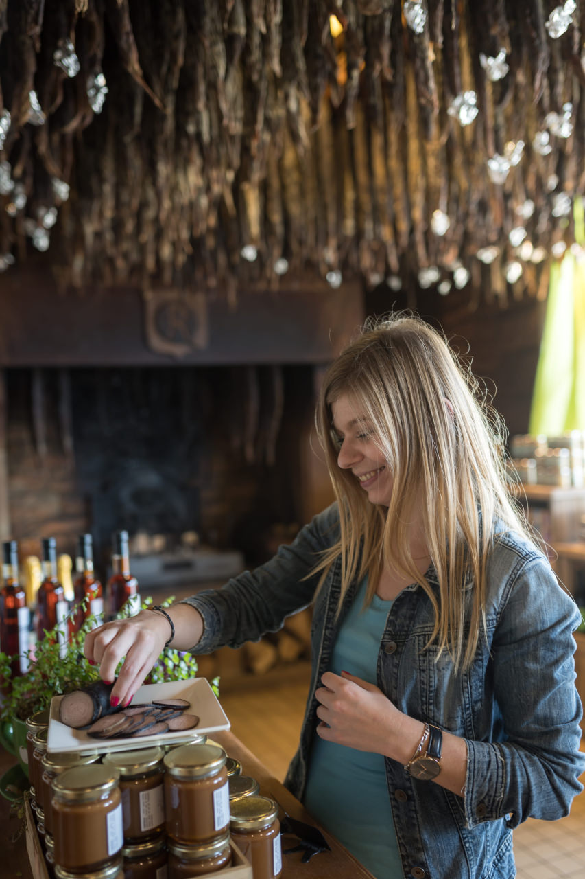 Dégustation d'andouille à la maison de l'andouille