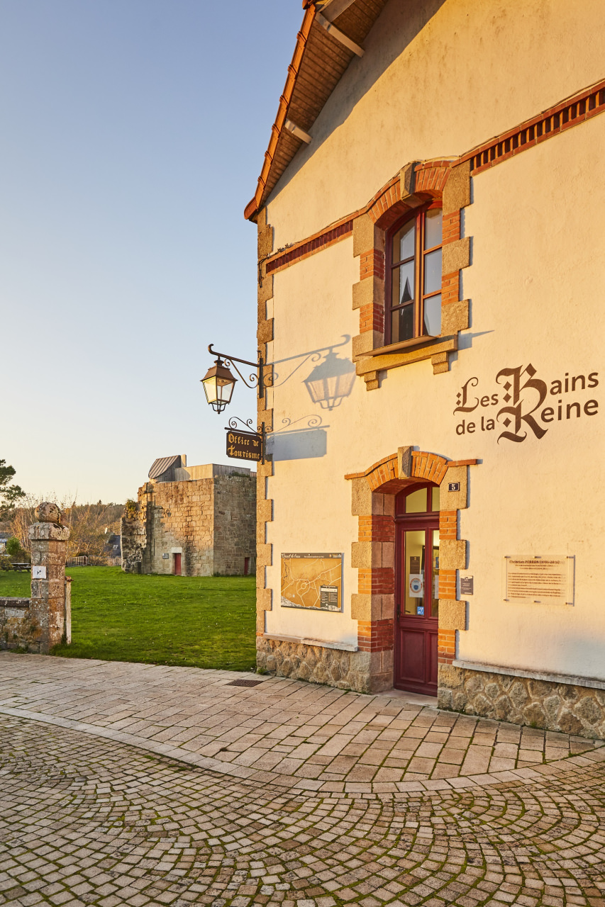 L'Office de Tourisme du Pays du roi Morvan à Guémené-sur-Scorff ©A. Lamoureux